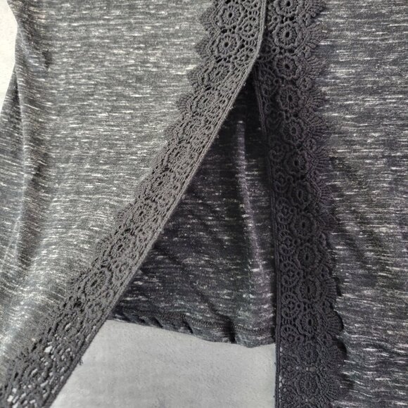 Hollister Womens Graphic Split Back Top XS/S Black‎ Gray Boho Lace Detail Casual - Picture 7 of 11